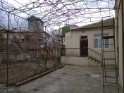 Satılır 5 otaqlı 100 m2 həyət evi Bakıxanov