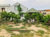 Satılır 3 otaqlı 130 m2 bağ evi Binə