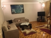 Satılır 4 otaqlı 145 m2 köhnə tikili Gənclik m.