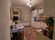 Satılır 2 otaqlı 52 m2 köhnə tikili Xalqlar Dostluğu m.