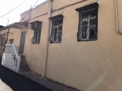 İcarəyə verilir 2 otaqlı 50 m2 həyət evi Səbail r.