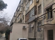 Satılır 3 otaqlı 55 m2 köhnə tikili Zərifə Əliyeva adına park