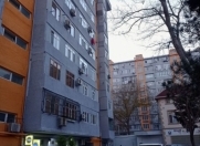 Satılır 2 otaqlı 65 m2 köhnə tikili Gənclik m.