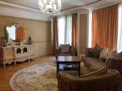 Satılır 3 otaqlı 195 m2 yeni tikili Şərq Bazarı