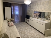 Satılır 2 otaqlı 60 m2 köhnə tikili Xalqlar Dostluğu m.