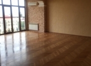 Satılır 3 otaqlı 89 m2 köhnə tikili Yasamal r.