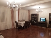 Satılır 5 otaqlı 120 m2 köhnə tikili İnşaatçılar m.