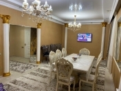 Satılır 6 otaqlı 200 m2 həyət evi Buzovna