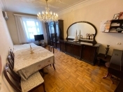 Satılır 2 otaqlı 50 m2 köhnə tikili Gənclik m.