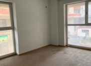 İcarəyə verilir 8 otaqlı 256 m2 yeni tikili 8 km