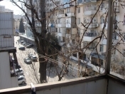 Satılır 3 otaqlı 60 m2 köhnə tikili Zərifə Əliyeva adına park