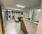 İcarəyə verilir 6 otaqlı 200 m2 ofis Yasamal r.