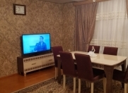 Satılır 3 otaqlı 80 m2 köhnə tikili Elmlər Akademiyası m.