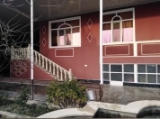 Satılır 12 otaqlı 600 m2 həyət evi Şəki