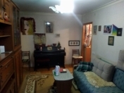 Satılır 2 otaqlı 50 m2 köhnə tikili Qara Qarayev m.