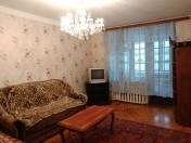 İcarəyə verilir 1 otaqlı 35 m2 köhnə tikili Nizami m.