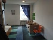 İcarəyə verilir 1 otaqlı 37.8 m2 köhnə tikili ABŞ səfirliyi