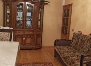 Satılır 2 otaqlı 60 m2 köhnə tikili Neapol dairəsi