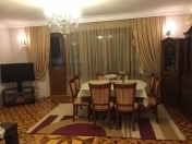 Satılır 4 otaqlı 145 m2 köhnə tikili Gənclik m.