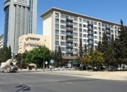 Satılır 3 otaqlı 90 m2 köhnə tikili Gənclik m.