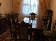 Satılır 5 otaqlı 120 m2 köhnə tikili Gənclik m.