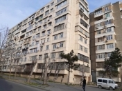 Satılır 2 otaqlı 60 m2 köhnə tikili Xalqlar Dostluğu m.