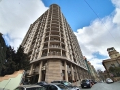 İcarəyə verilir 4 otaqlı 190 m2 yeni tikili Heydər Əliyev sarayı