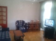 İcarəyə verilir 1 otaqlı 35 m2 köhnə tikili Şah İsmayıl Xətai m.