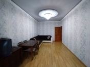 Satılır 3 otaqlı 85 m2 köhnə tikili 8 mkr