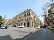 İcarəyə verilir 3 otaqlı 230 m2 ofis ISR Plaza