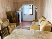 Satılır 2 otaqlı 70 m2 köhnə tikili Neftçilər m.