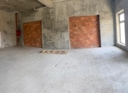 Satılır 1 otaqlı 175 m2 obyekt İnşaatçılar m.