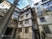 Satılır 2 otaqlı 55 m2 köhnə tikili Gənclik m.