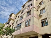 Satılır 2 otaqlı 60 m2 köhnə tikili Memar Əcəmi m.