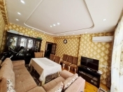 Satılır 2 otaqlı 80 m2 yeni tikili Xalqlar Dostluğu m.