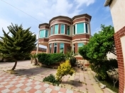 Satılır 4 otaqlı 180 m2 bağ evi Şüvəlan Park ticarət mərkəzi