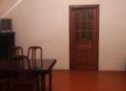 İcarəyə verilir 3 otaqlı 100 m2 həyət evi Şah İsmayıl Xətai m.