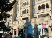 Satılır 3 otaqlı 70 m2 köhnə tikili Gənclik m.