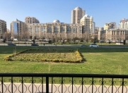 Satılır 7 otaqlı 250 m2 köhnə tikili Sahil m.