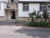 Satılır 3 otaqlı 70 m2 köhnə tikili Ayna Sultanova heykəli