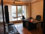 İcarəyə verilir 8 otaqlı 210 m2 ofis Nəsimi r.