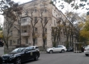 Satılır 1 otaqlı 28 m2 köhnə tikili ABŞ səfirliyi
