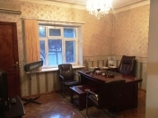 İcarəyə verilir 4 otaqlı 80 m2 ofis Gənclik m.