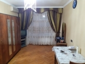 İcarəyə verilir 1 otaqlı 50 m2 köhnə tikili Megafun