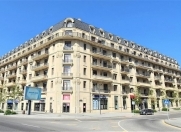 İcarəyə verilir 5 otaqlı 220 m2 yeni tikili AMAY