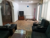 Satılır 5 otaqlı 146 m2 köhnə tikili 8 km
