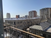 Satılır 2 otaqlı 55 m2 köhnə tikili Bakı Slavyan Universiteti