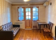 Satılır 2 otaqlı 40 m2 köhnə tikili 8 km