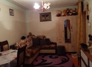 Satılır 2 otaqlı 70 m2 köhnə tikili Xalqlar Dostluğu m.