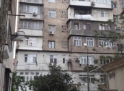 Satılır 3 otaqlı 80 m2 köhnə tikili Hüseyn Cavid parkı